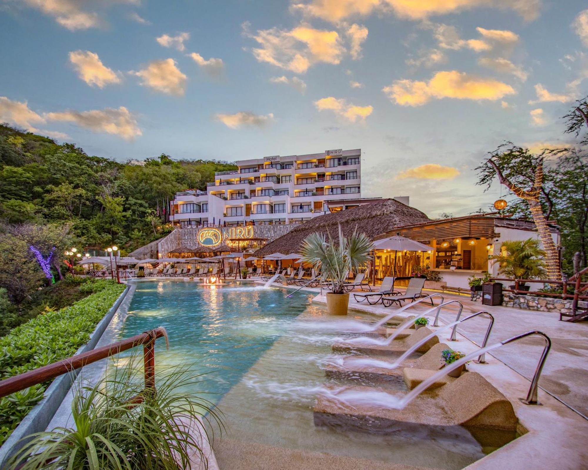 Niru Ocean Suites By Binniguenda Santa Cruz Huatulco Exteriör bild